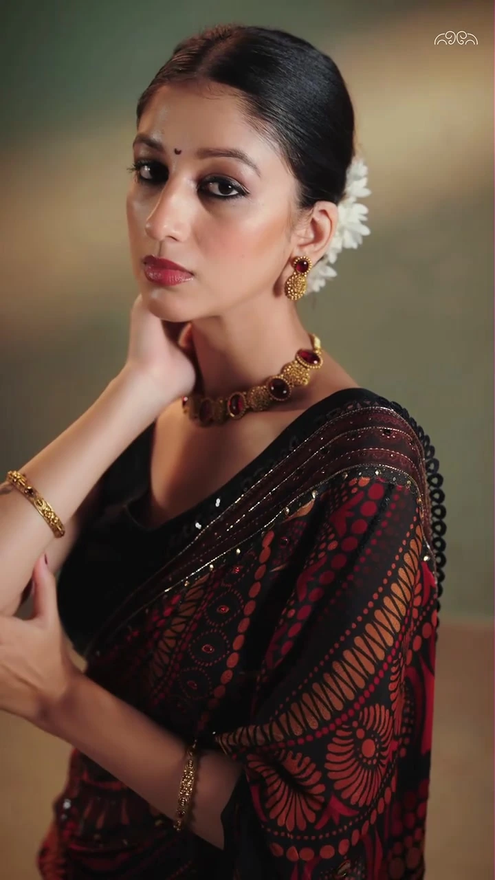 Bridal portrait, heirloom jewellery