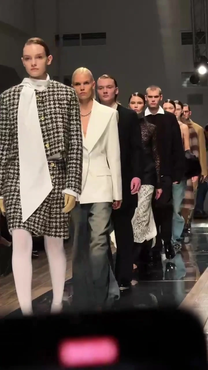Tweed collection, full runway